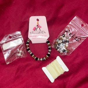 Bracelet, extra beads, elastic string, 2 magnetic clasps